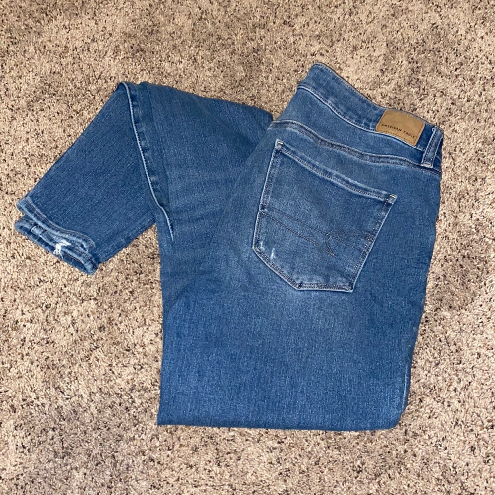 AMERICAN EAGLE JEANS